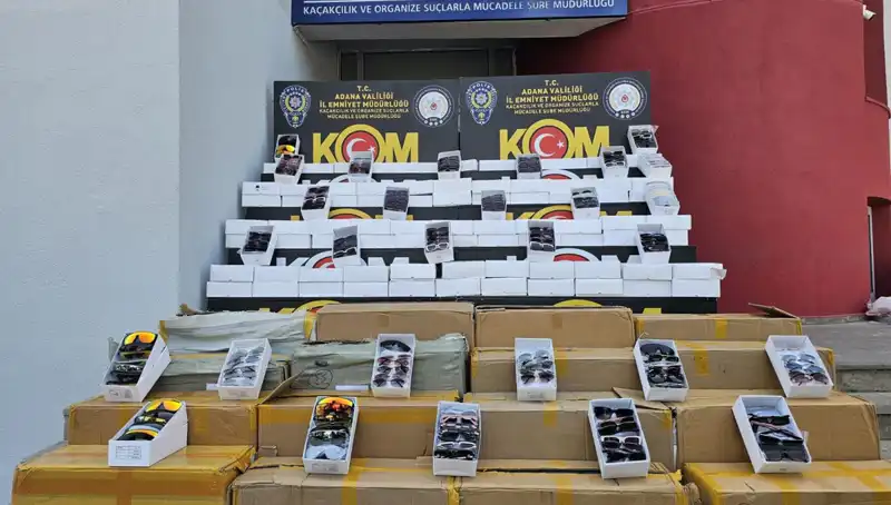Adana’da Tarihi Operasyon: 12 Bin Kaçak Güneş Gözlüğü Ele Geçirildi!