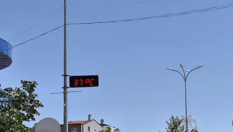 Termometreler Yükseliyor: İlçemizde 38 Dereceyi Gördük!