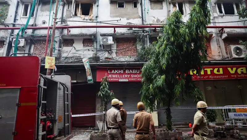 Hindistan'daki Otel Yangınında Trajik Kayıplar: 15 Hayat Gitti