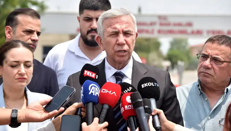 Mansur Yavaş, Muhittin Böcek’i Ziyaret Etti: İşbirliği Müzakereleri Başladı