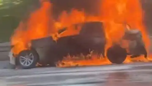 15 Temmuz Şehitler Köprüsü'nde Meydana Gelen Araç Yangını Trafiği Felç Etti