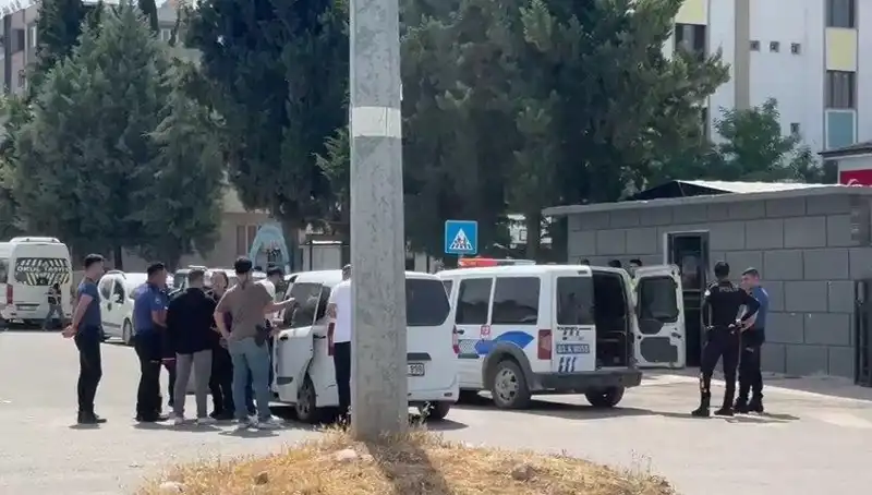 Adliye Önünde Korkunç Kavga: 5 Yaralı ve 7 Gözaltı, Neden Bu Duruma Gelindi?