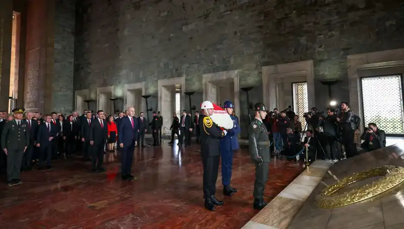 Devlet Erkanı Anıtkabir'de: Saygı Dolu Anlar ve Anma Töreni