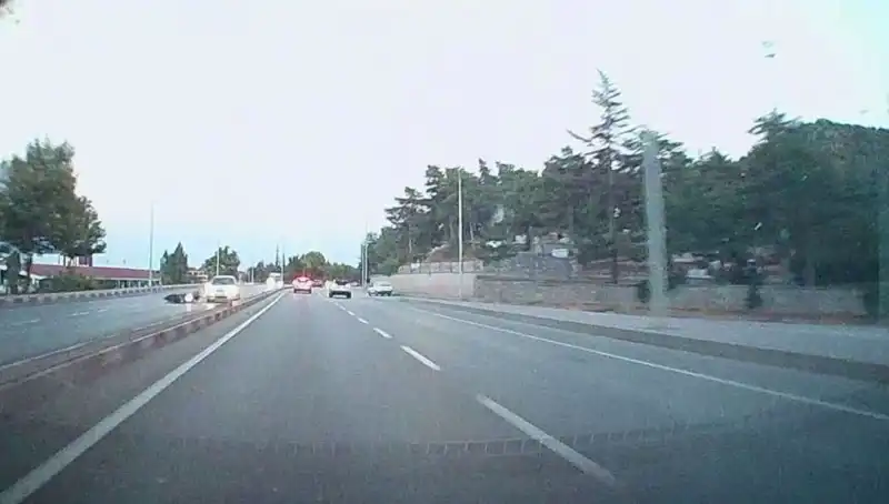 Otomobil ile Motosiklet Çarpıştı: Neyin Nesi? Bir Yaralı Var!