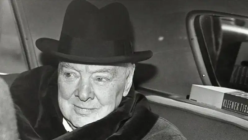 Churchill’in Bekar Evi Satışta: Tarih ve Lüksün Buluştuğu 3,75 Milyon Sterlinlik Konut