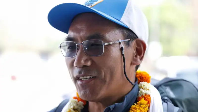 Everest Adam, Kendi Rekorunu Kırarak Zirveye Daha Hızlı Ulaştı!