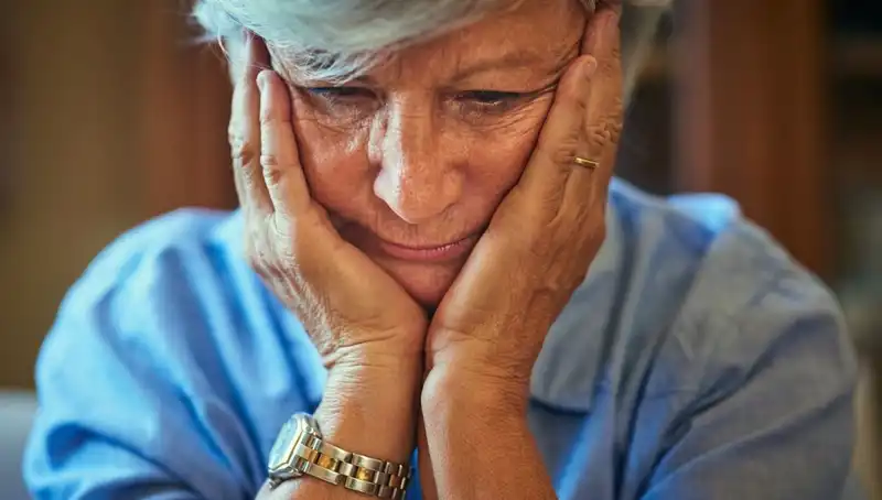 40’lı Yaşlarındaki Birey Alzheimer’ı Stresle Yanlış Yorumladı