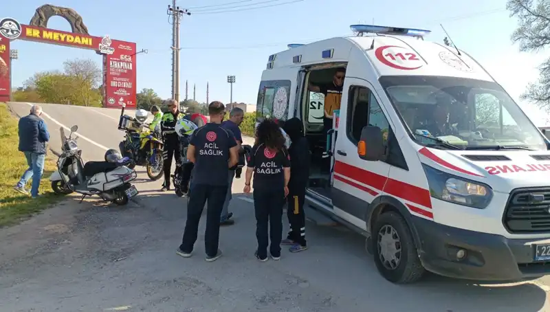 Edirne'de Yürekleri Ağızlara Getiren Motosiklet Kazası: Gözler Olay Yerinde!