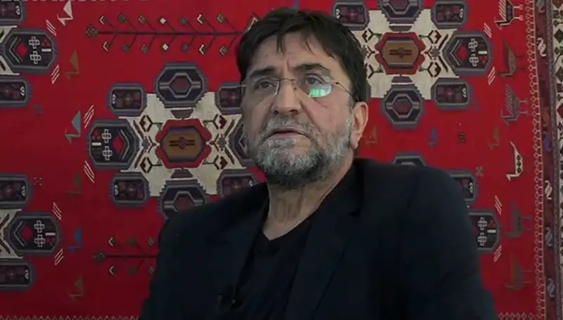 Gazeteci Nihat Genç, Türkiye’nin Sesini Kaybetti: Vefatının Ardındaki Duygular