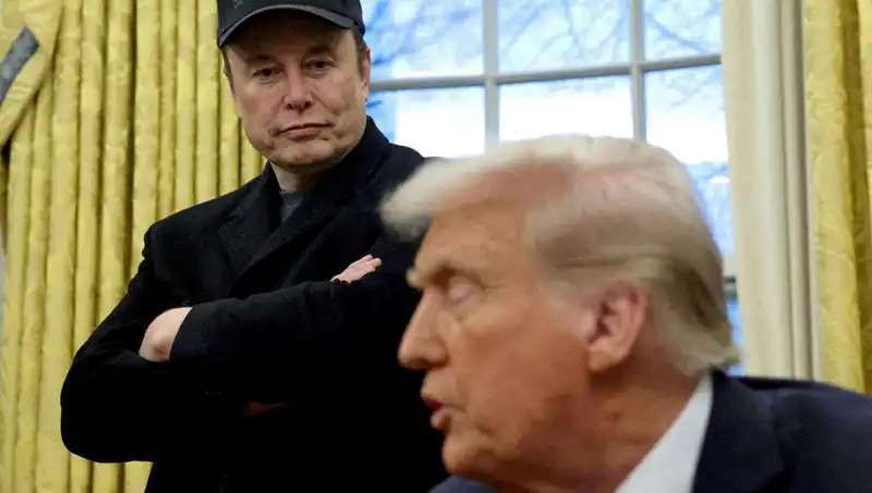 Elon Musk, Trump Kabinesinden Ayrıldı: Nedenleri ve Gelecek Planları